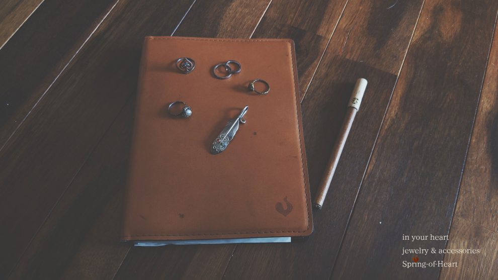 三千年後へ受け継ぐ装心具と百頁の物語帳